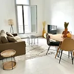 T2 Centre - Cosy Proche Palais شقة